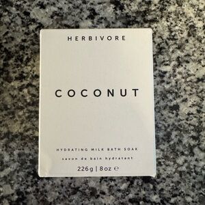 Herbivore Coconut Hydrating Milk Bath Soak  (8 oz).